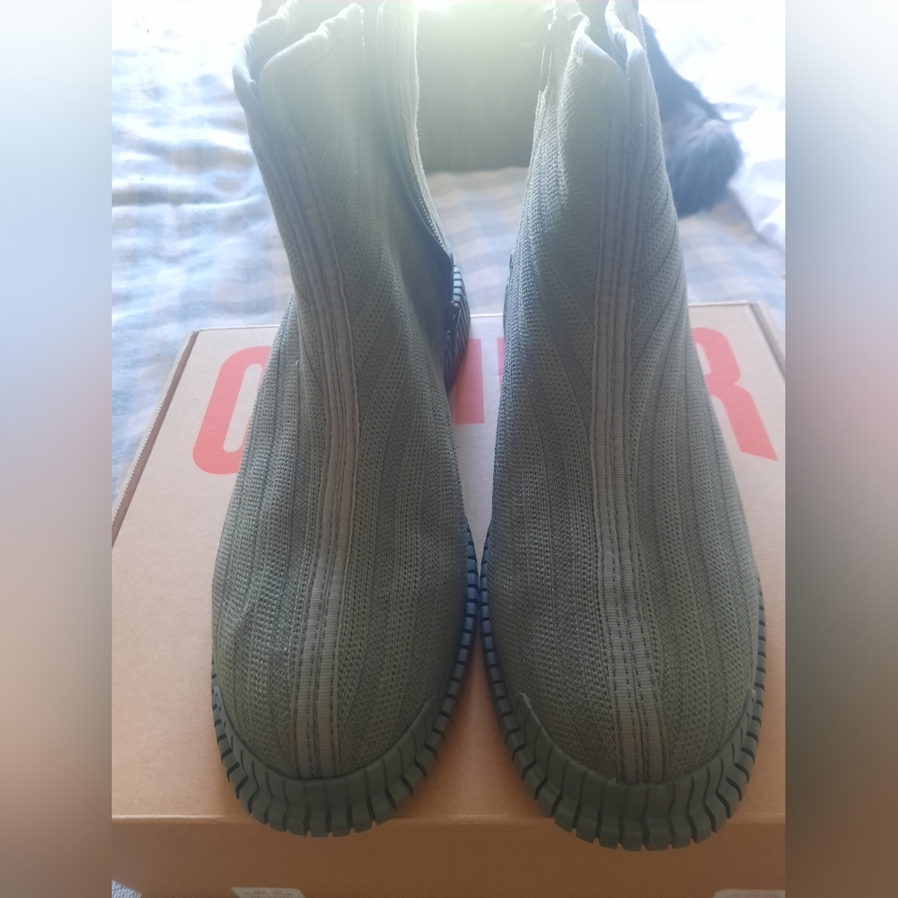 Camper Green High-Top Boots. New Size 42